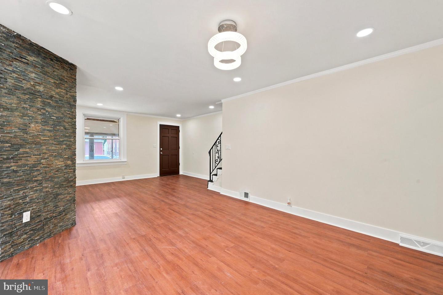 105 Jackson Ave Property Photo 14