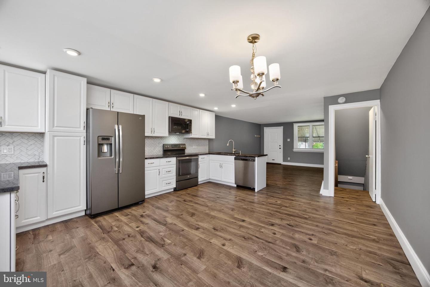 317 WESTBROOK DR