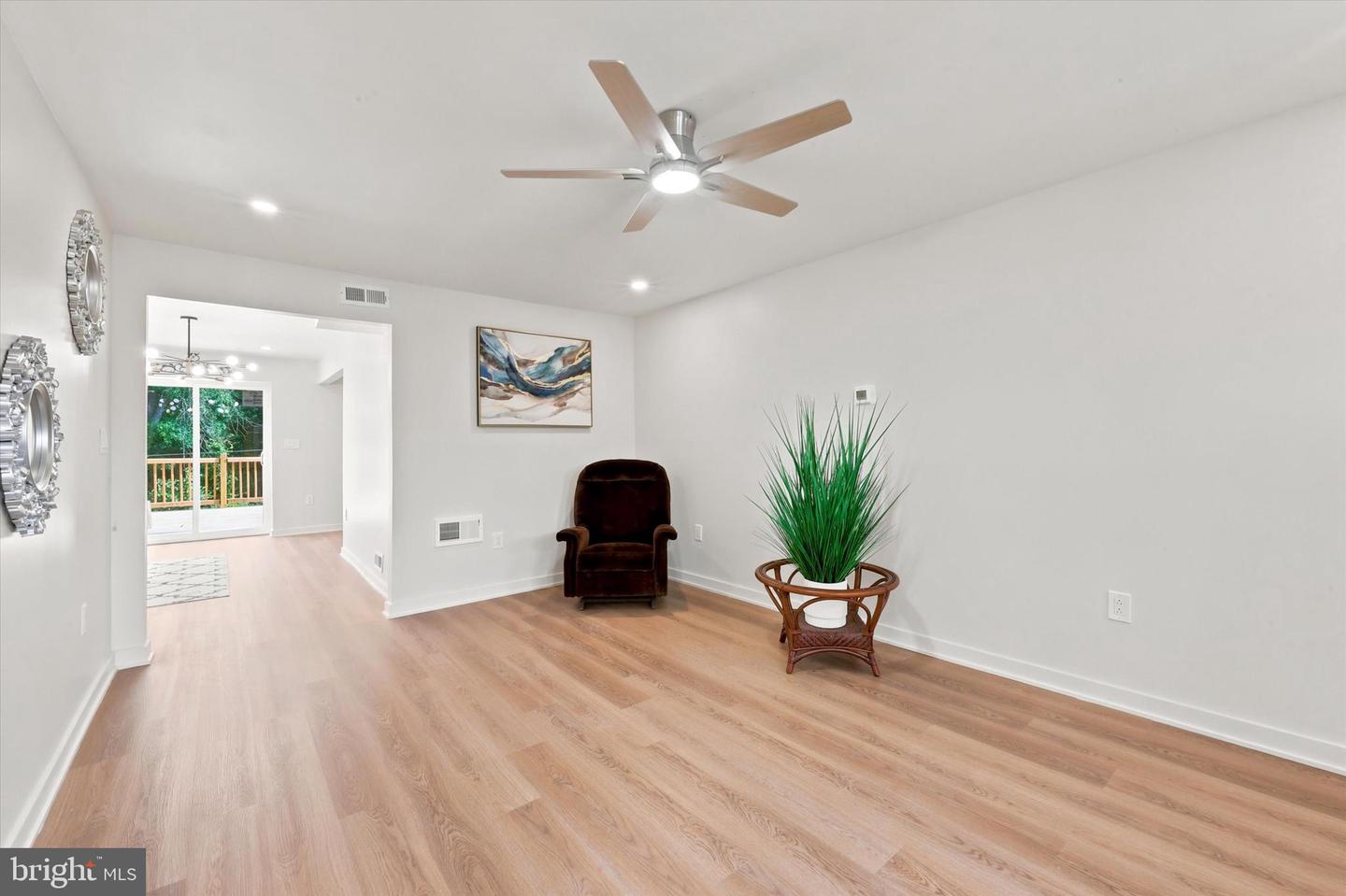1162 Taylor Dr Property Photo 3