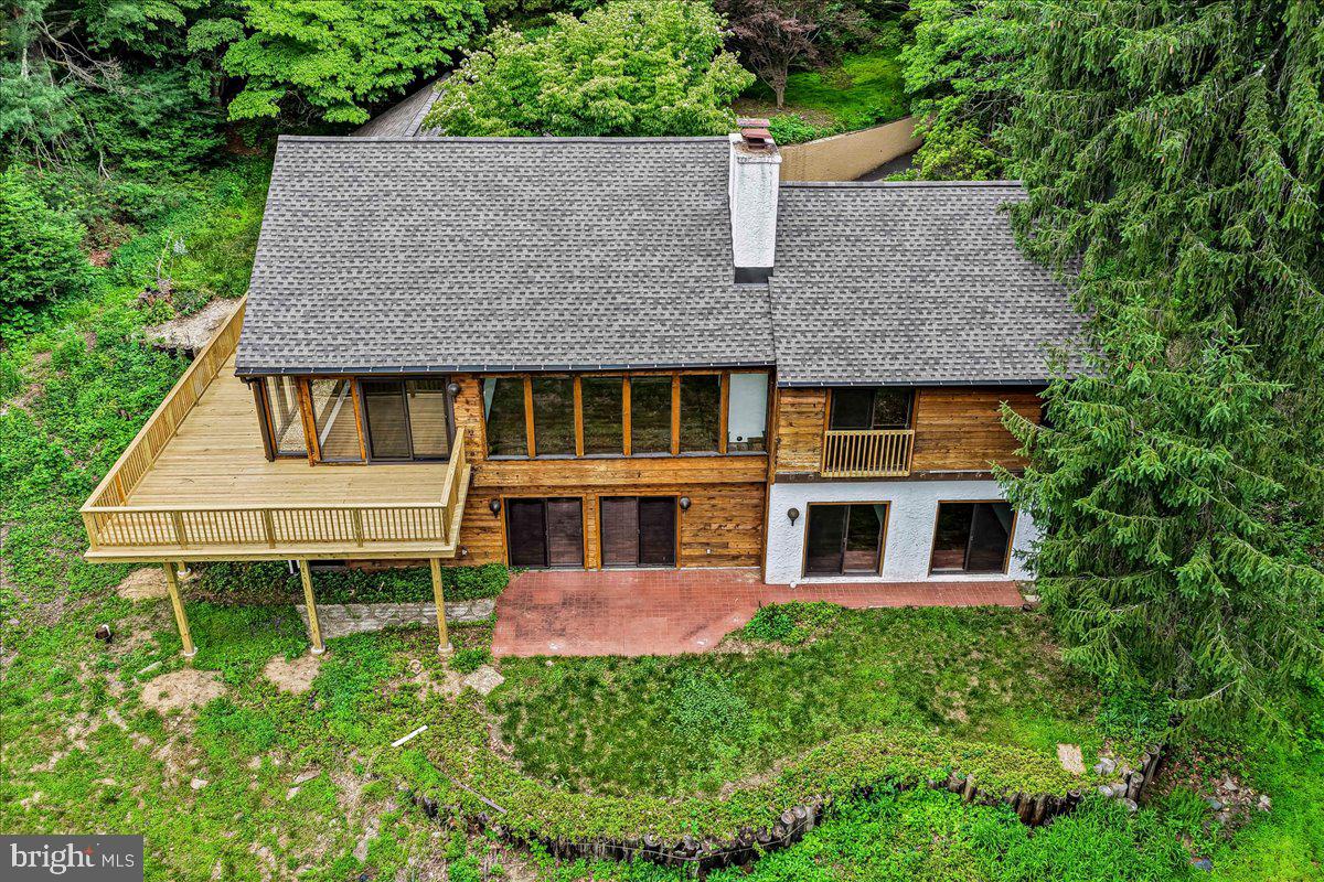 70 Heyburn Rd Property Photo 3