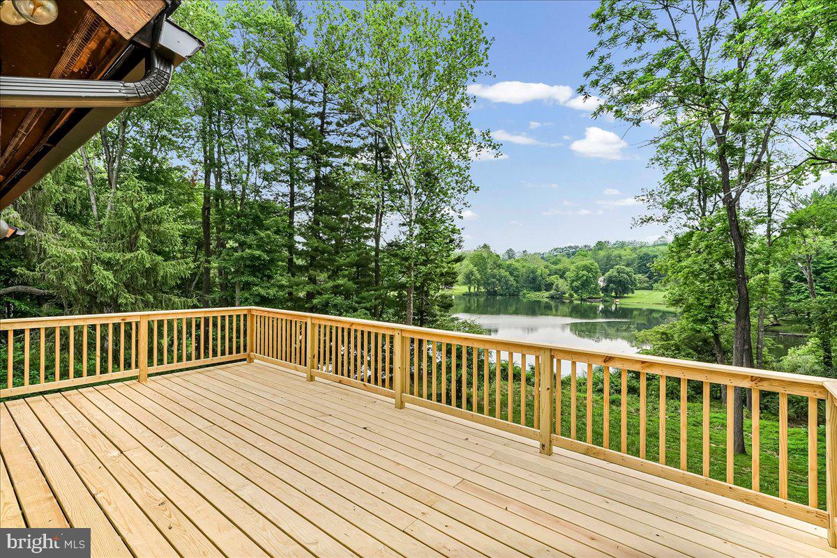 70 Heyburn Rd Property Photo 13