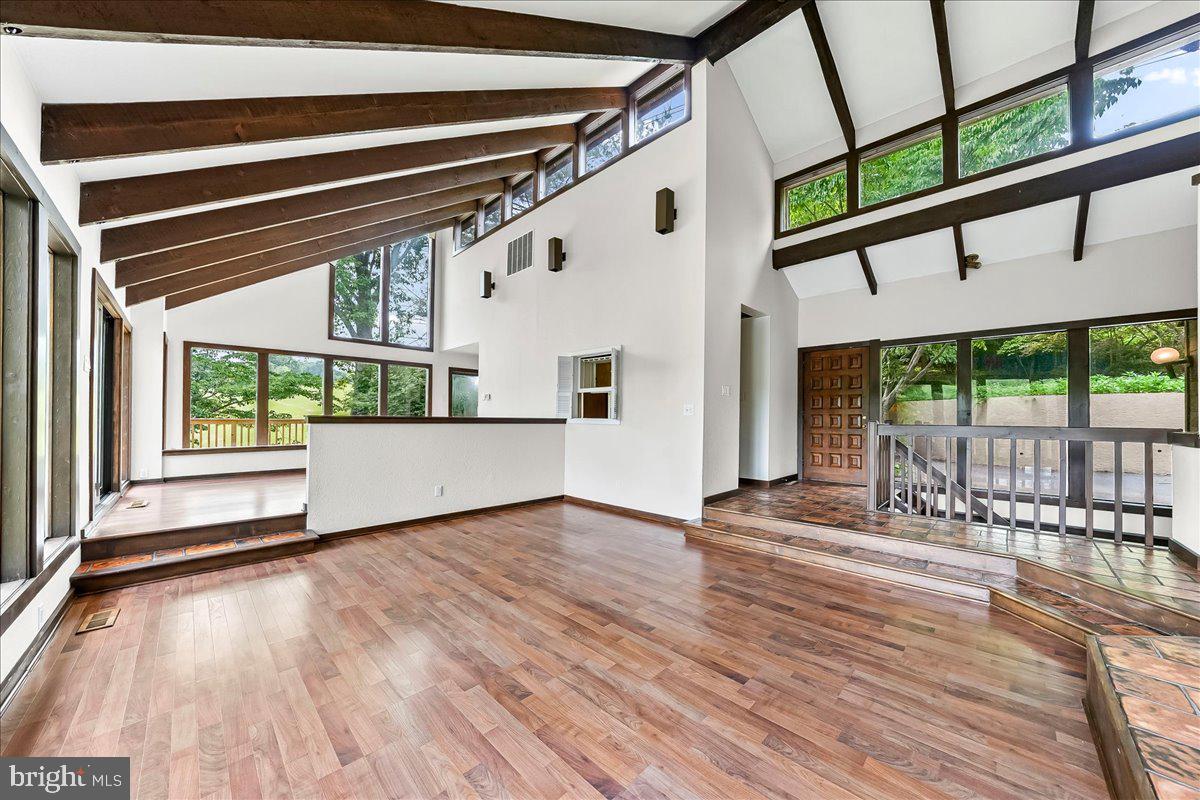 70 Heyburn Rd Property Photo 16