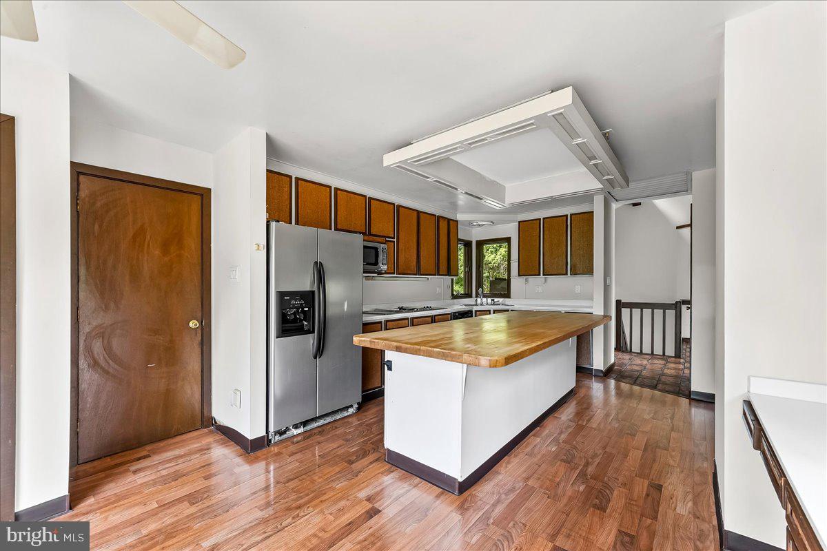 70 Heyburn Rd Property Photo 23