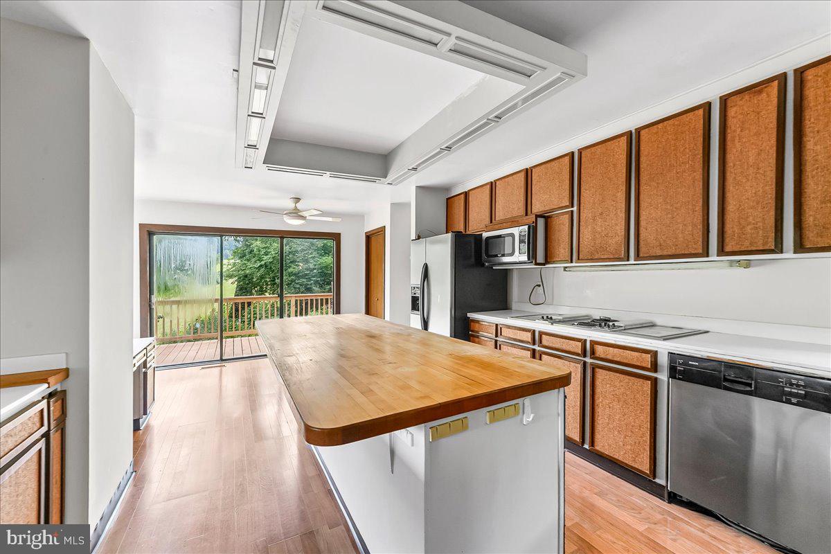 70 Heyburn Rd Property Photo 25