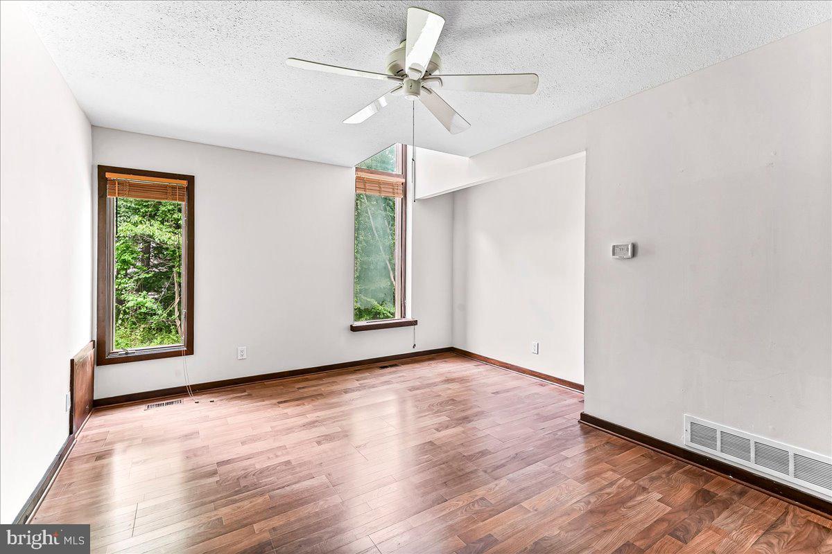 70 Heyburn Rd Property Photo 33