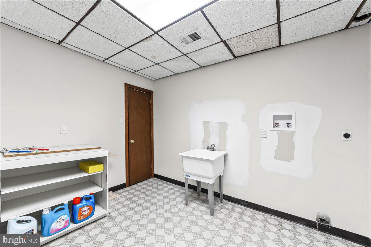 70 Heyburn Rd Property Photo 45