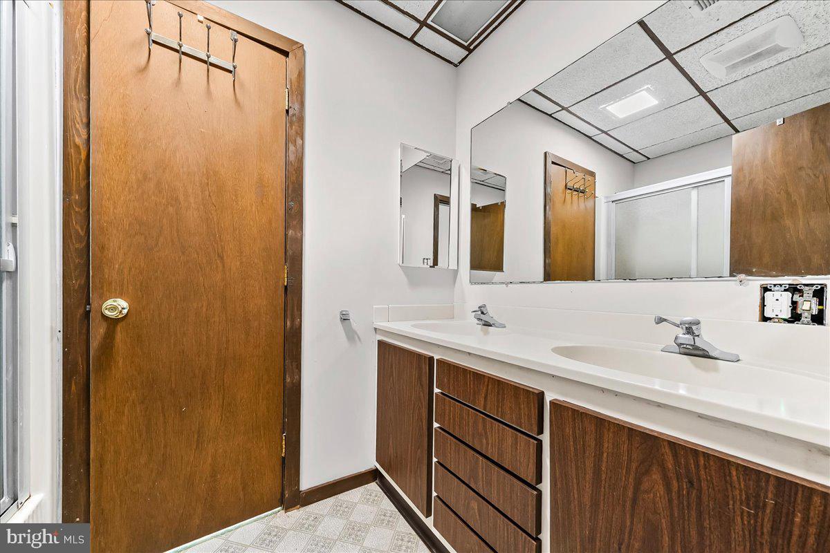 70 Heyburn Rd Property Photo 46