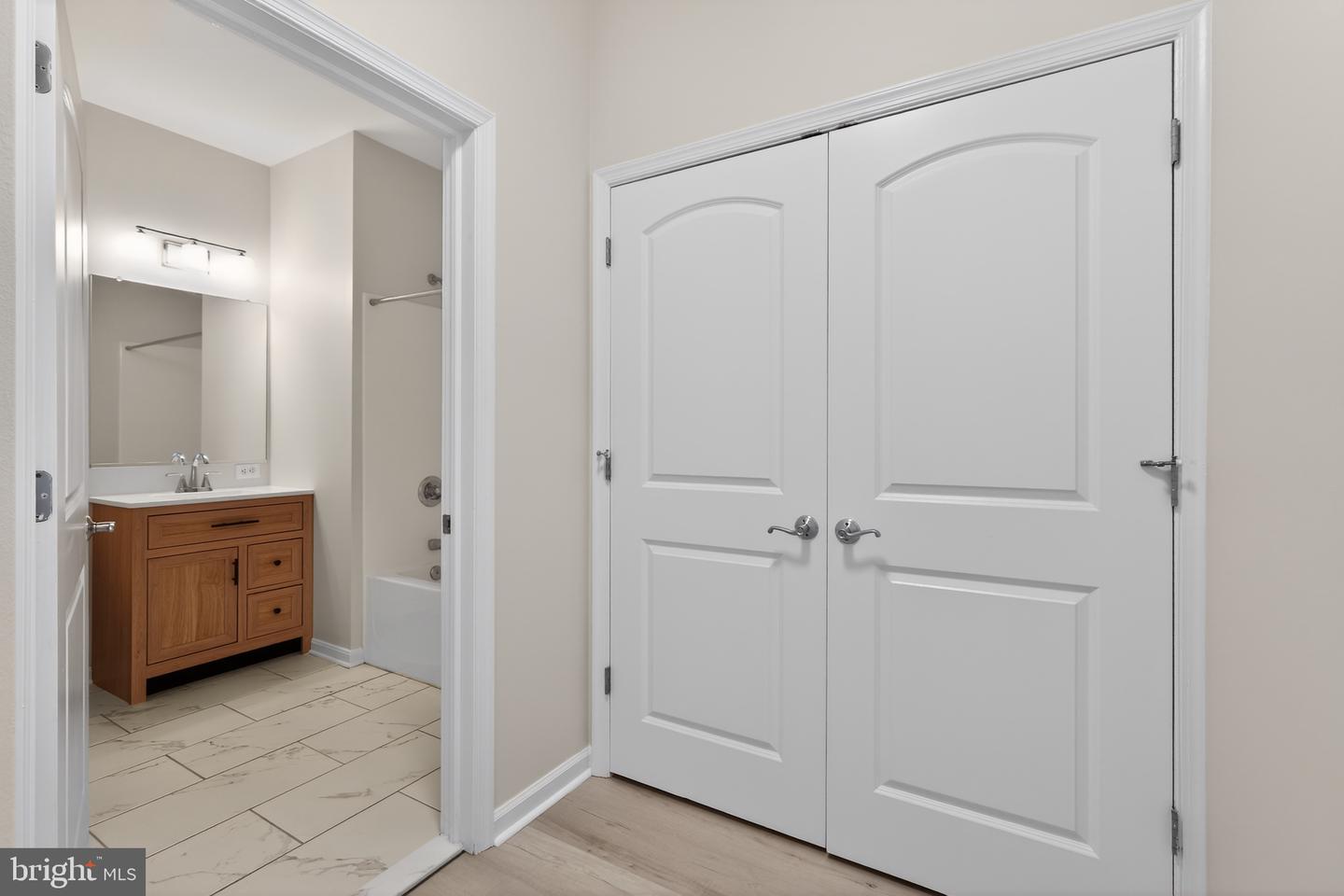 4103 Lydia Hollow Dr #b Property Photo 8