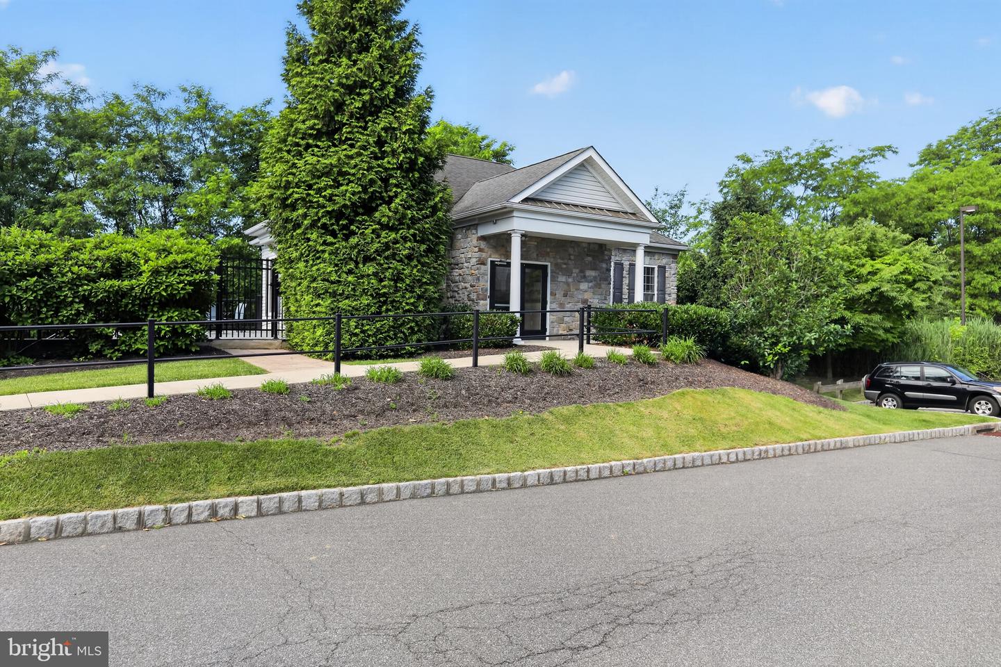 4103 Lydia Hollow Dr #b Property Photo 14