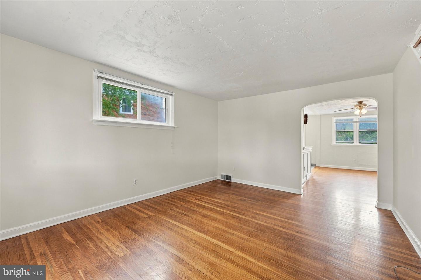 338 S Stratford Rd Property Photo 3