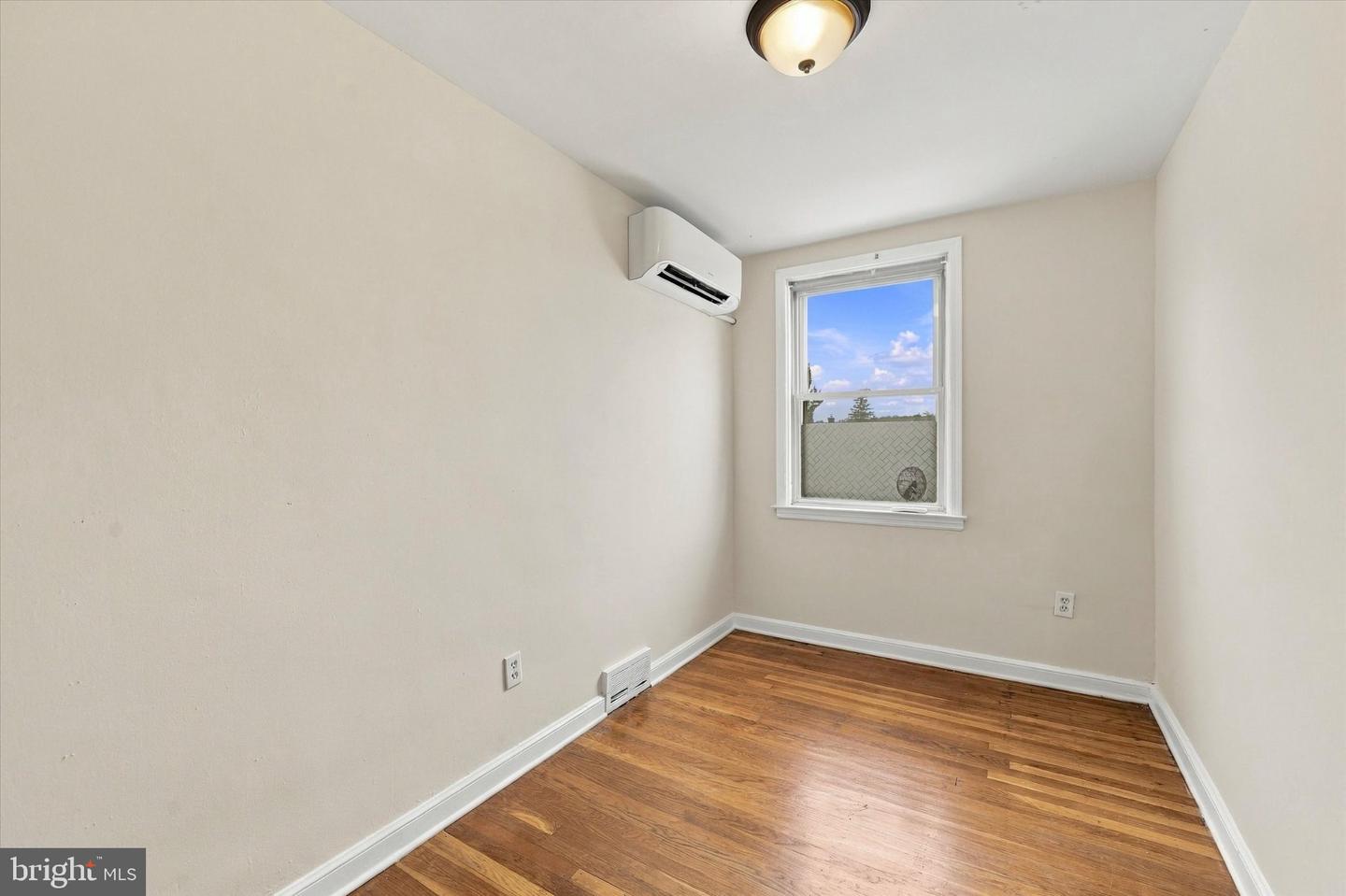 338 S Stratford Rd Property Photo 12