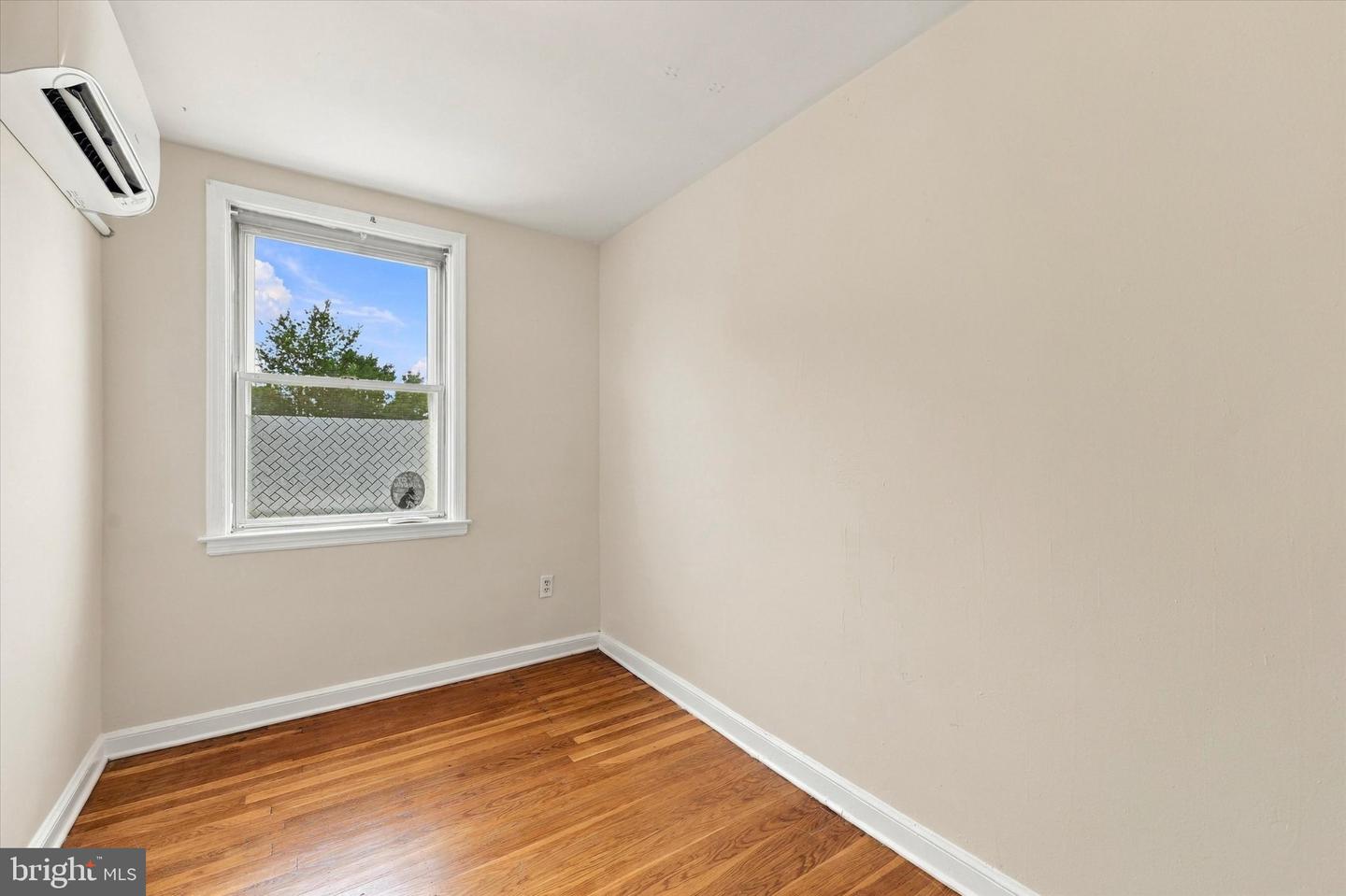 338 S Stratford Rd Property Photo 14