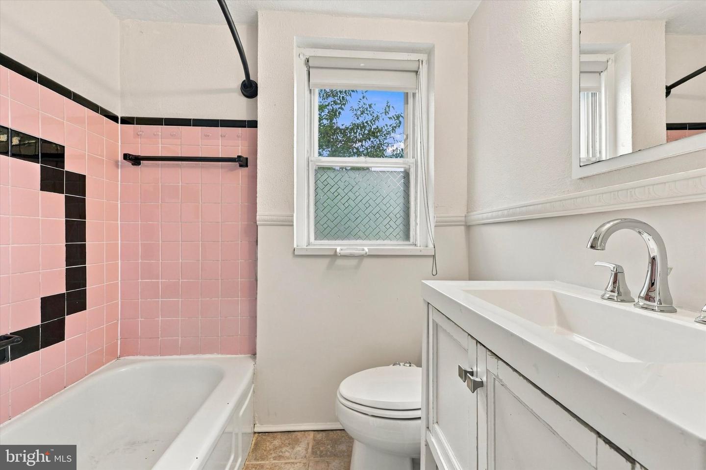 338 S Stratford Rd Property Photo 19