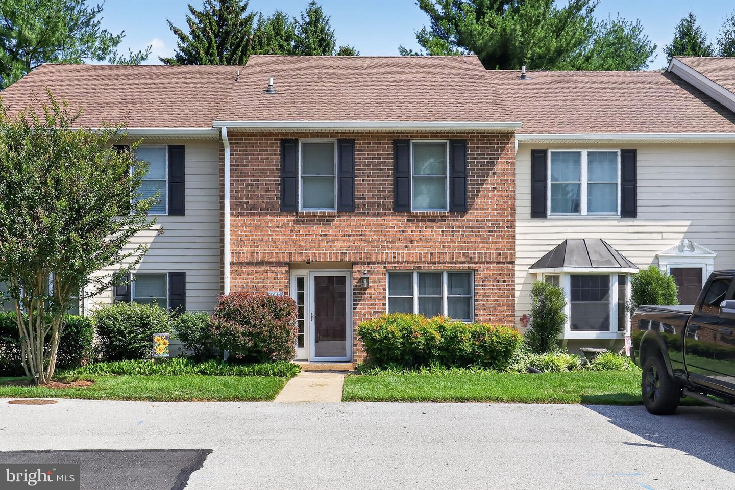 1005 N GLEN DR #1005