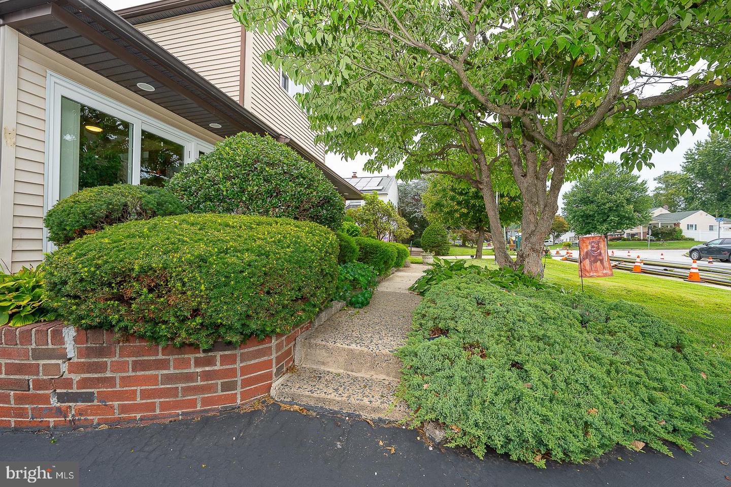 324 Warren Blvd Property Photo 8