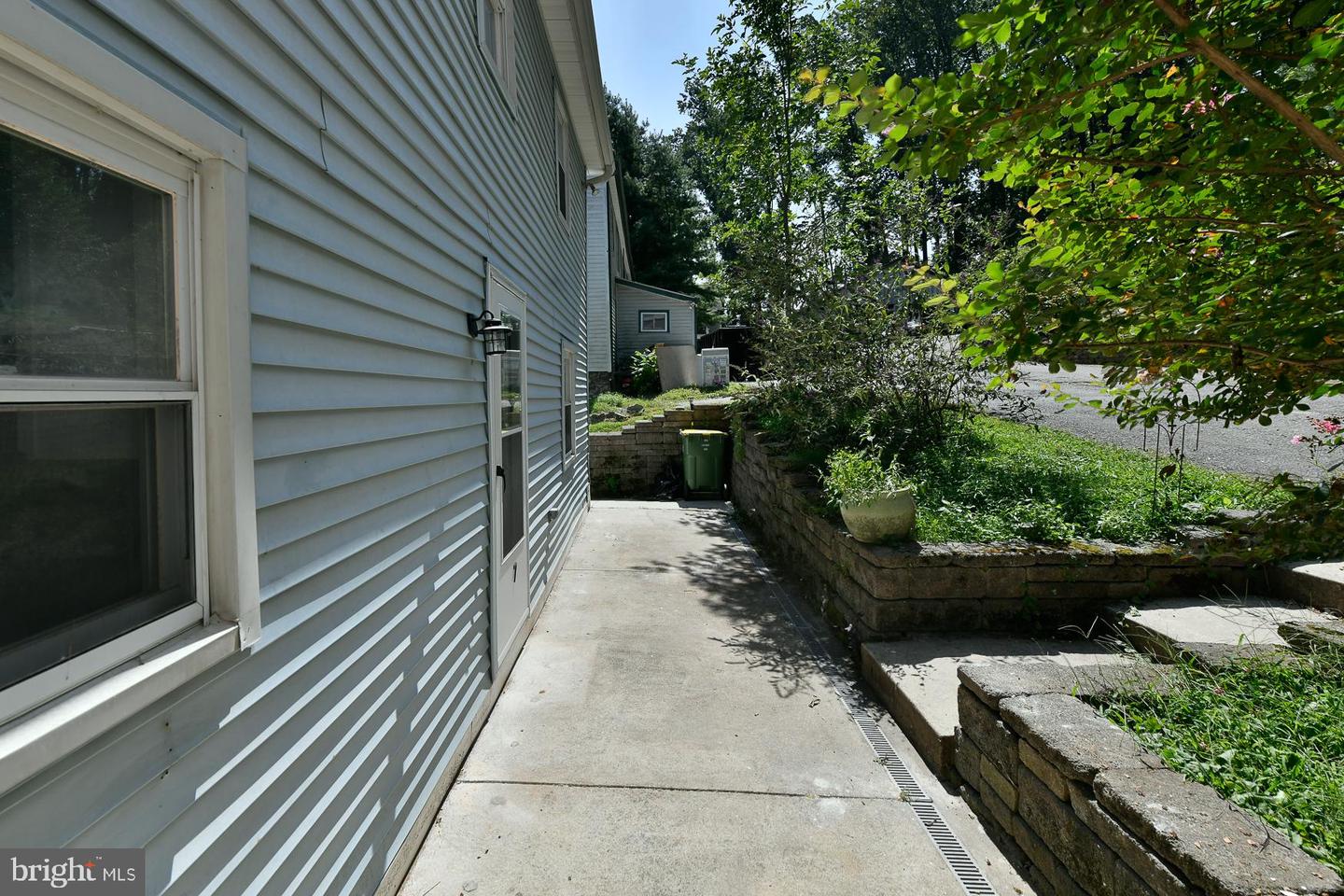 7 Helluva Hill Ln Property Photo 2