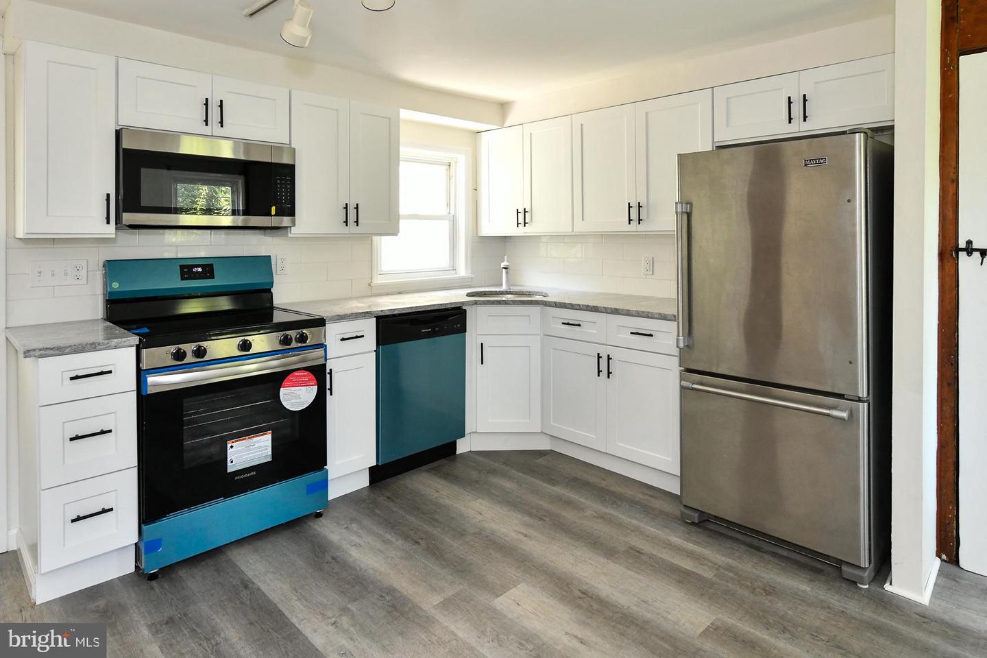 7 Helluva Hill Ln Property Photo 3