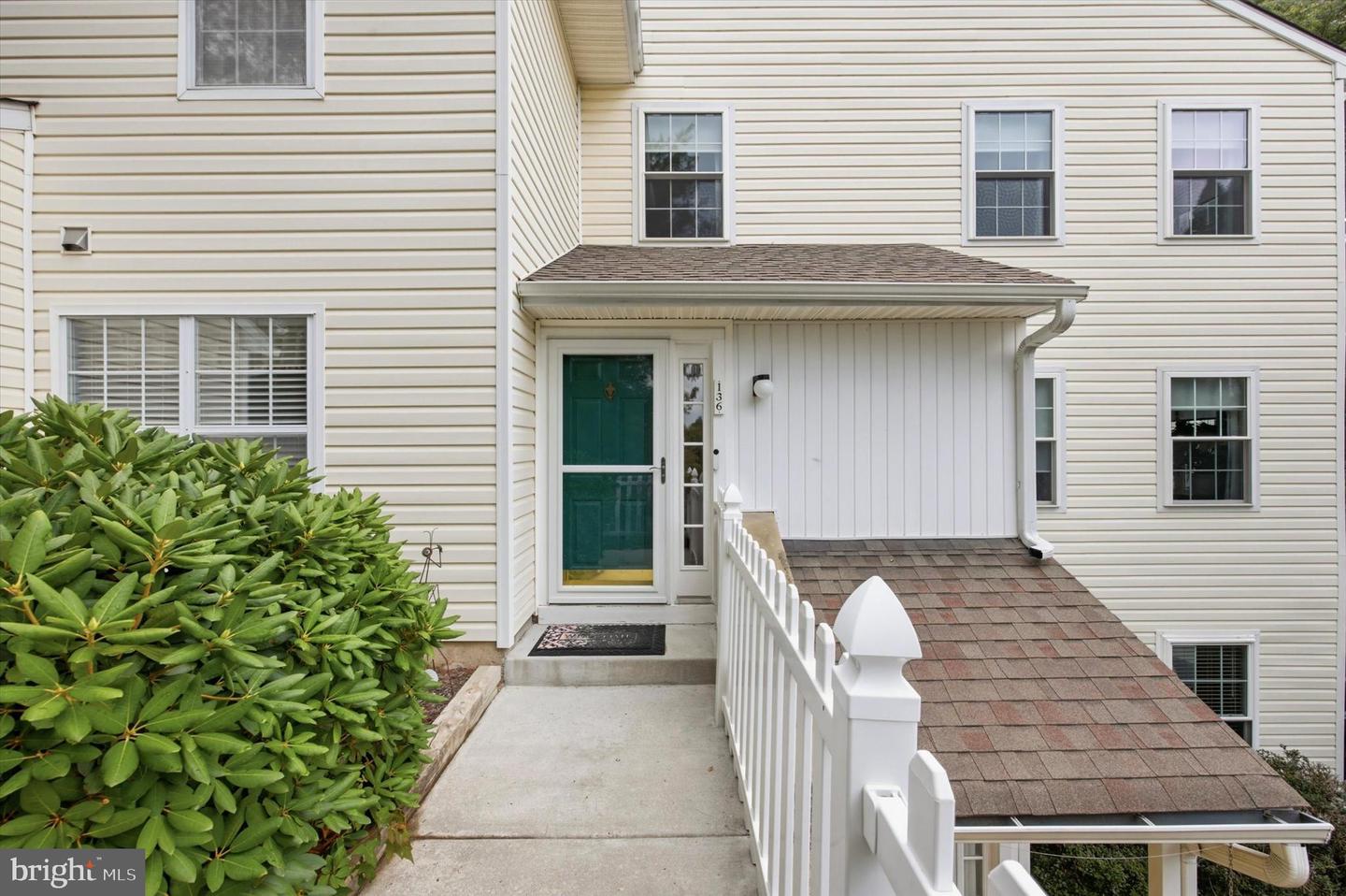 136 DEERFIELD CT #136