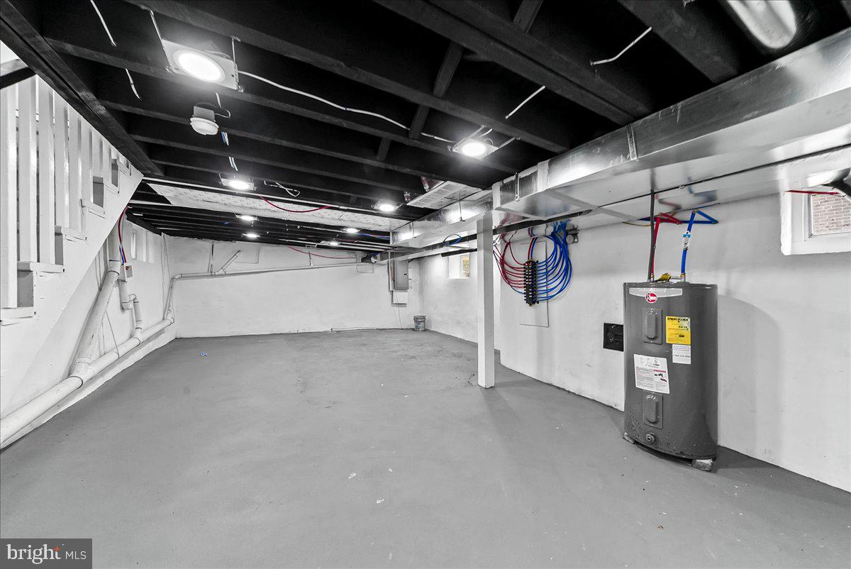 912 Myra Ave Property Photo 27