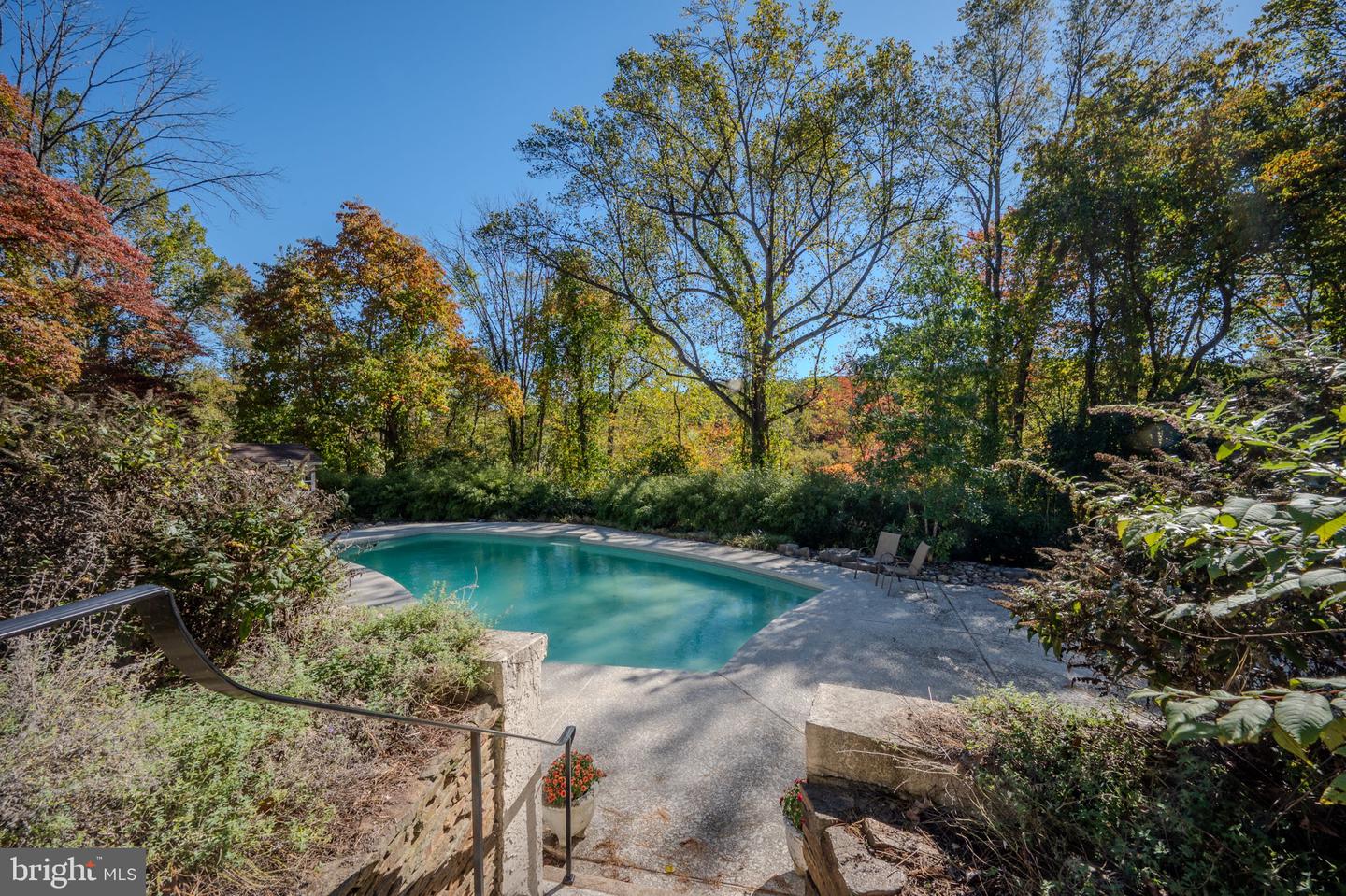 6 Southview Path Property Photo 3
