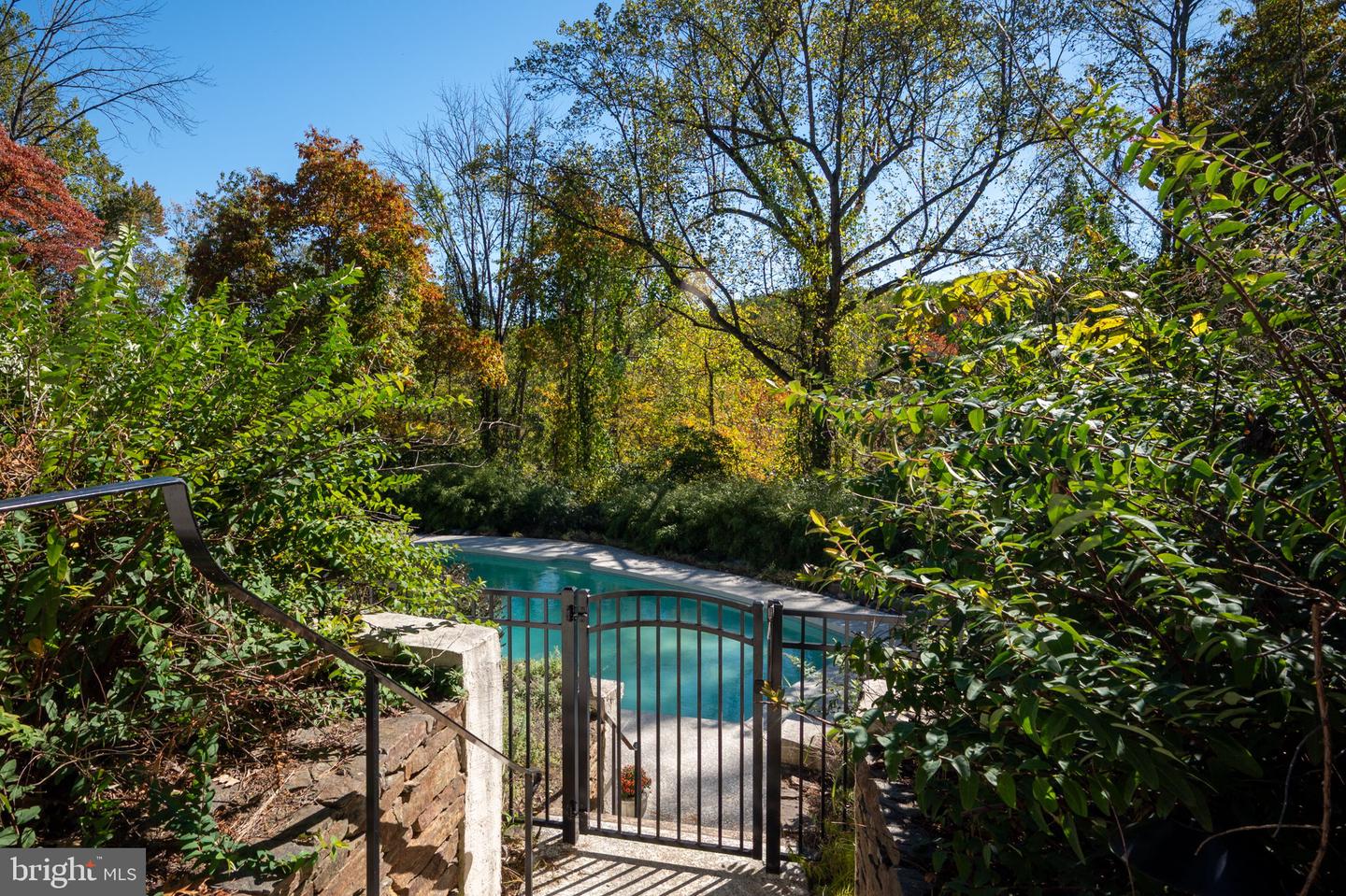 6 Southview Path Property Photo 8