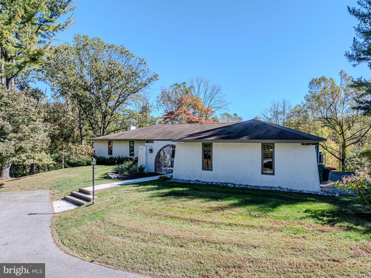 6 Southview Path Property Photo 10