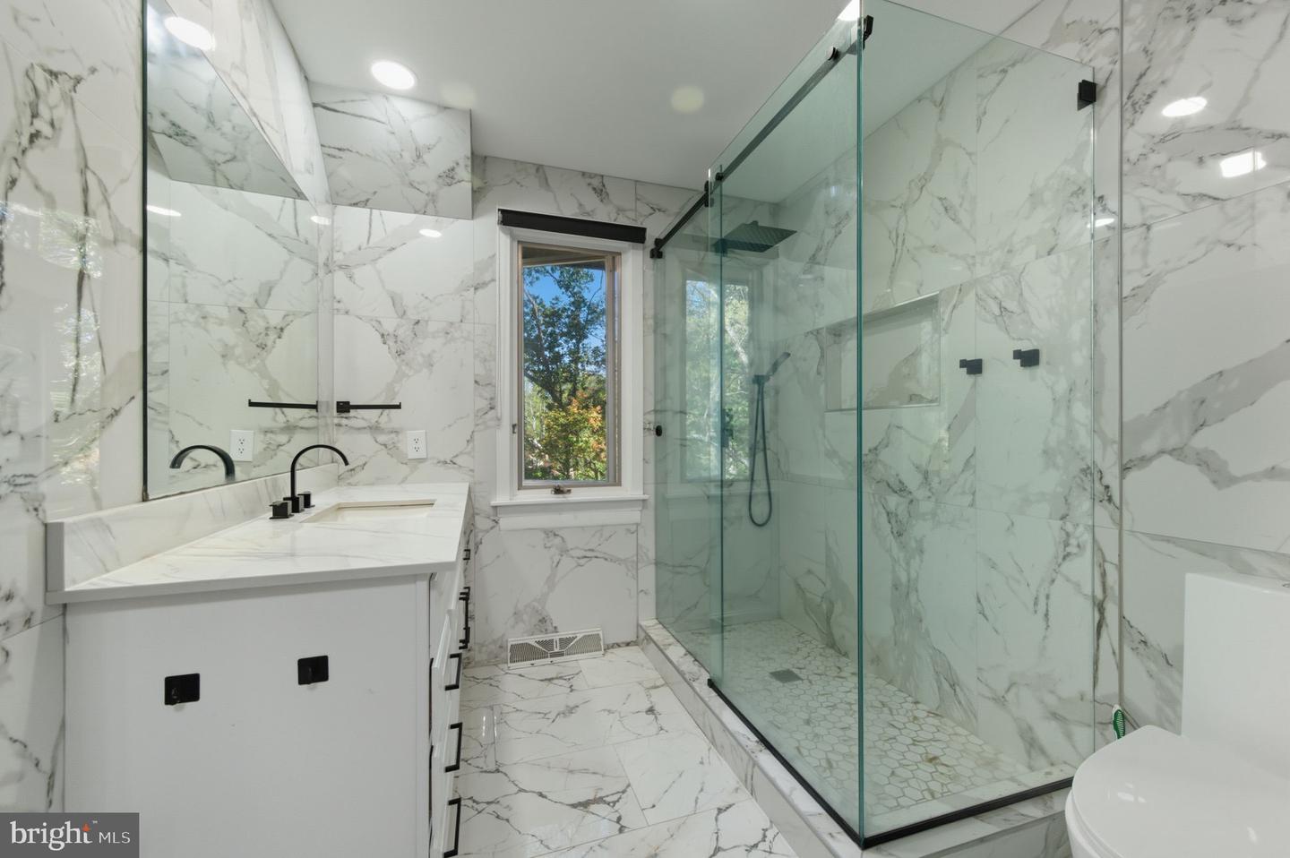 6 Southview Path Property Photo 49