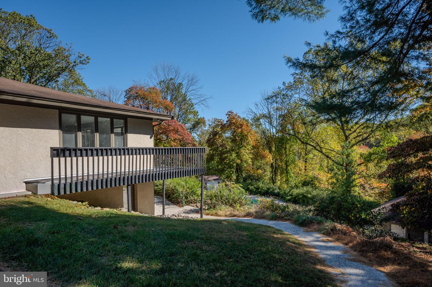 6 Southview Path Property Photo 87