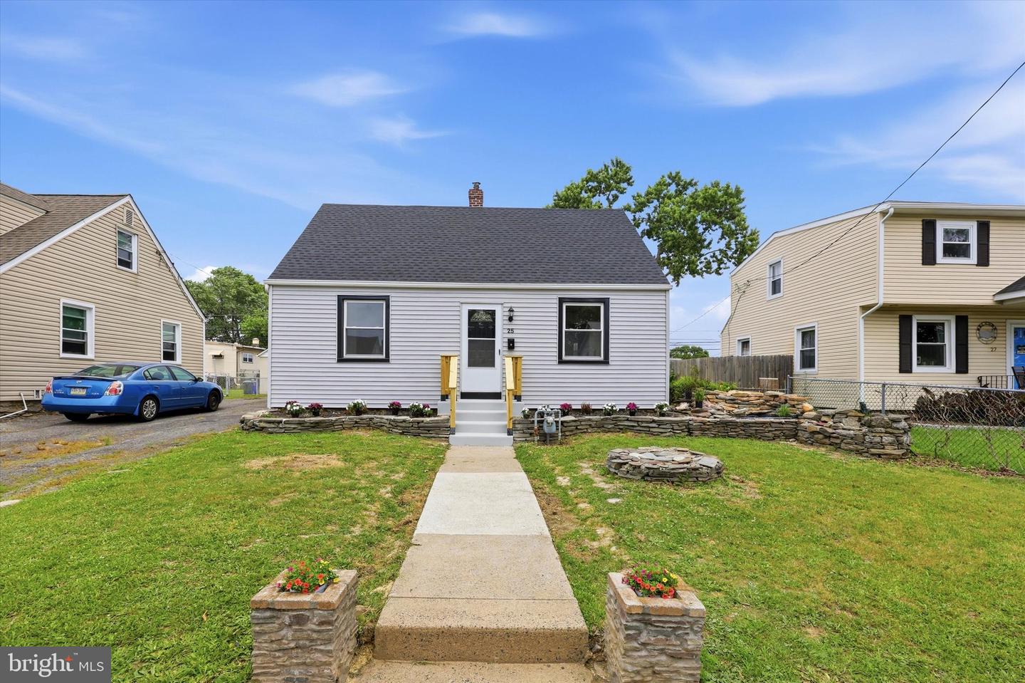 25 N Martin Ln Property Photo 1