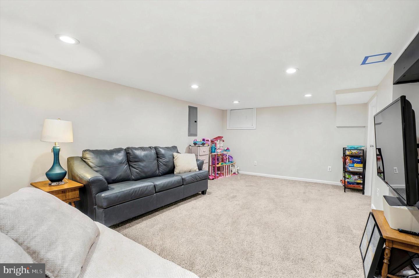 5118 Bond Ave Property Photo 20