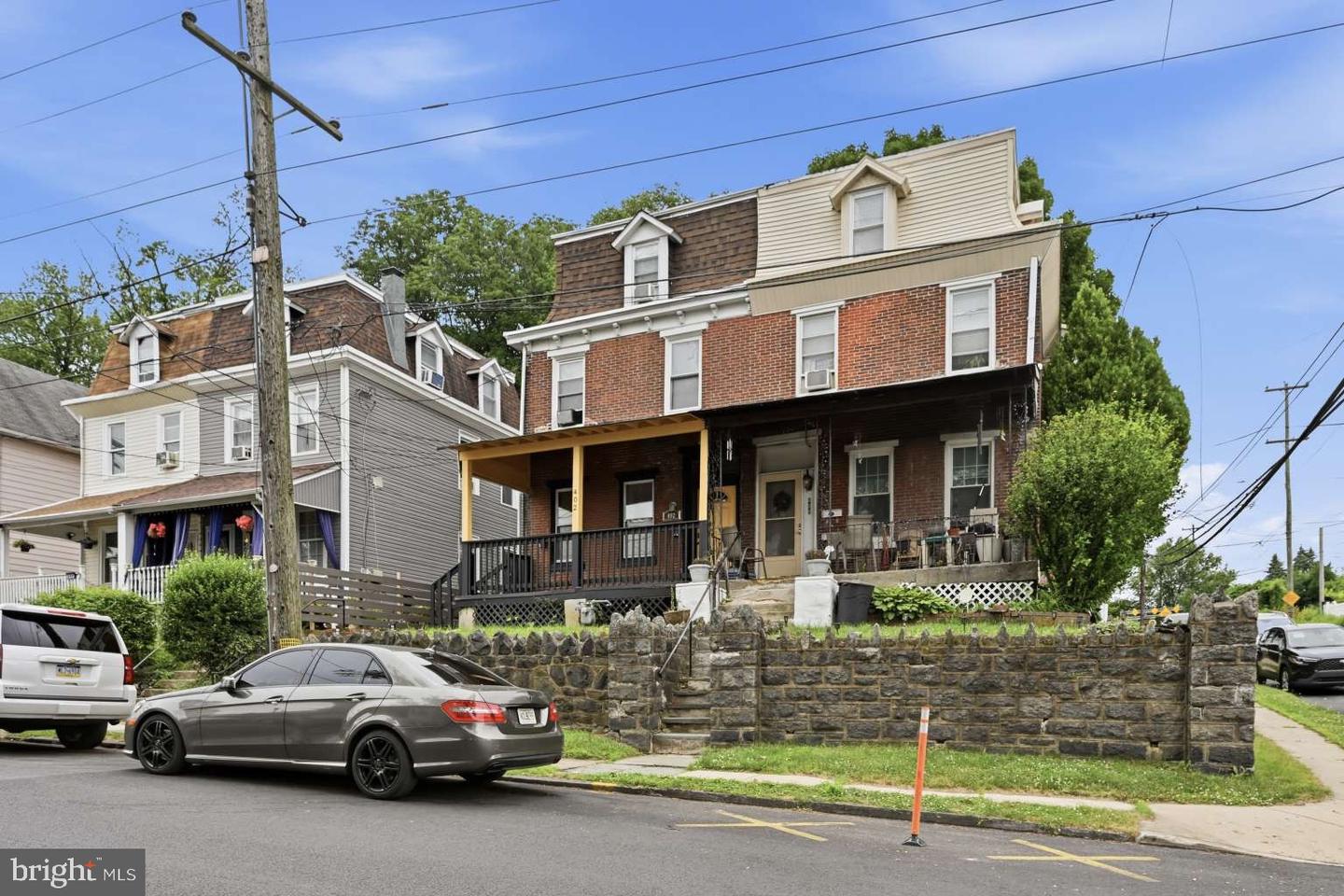402 POPLAR ST