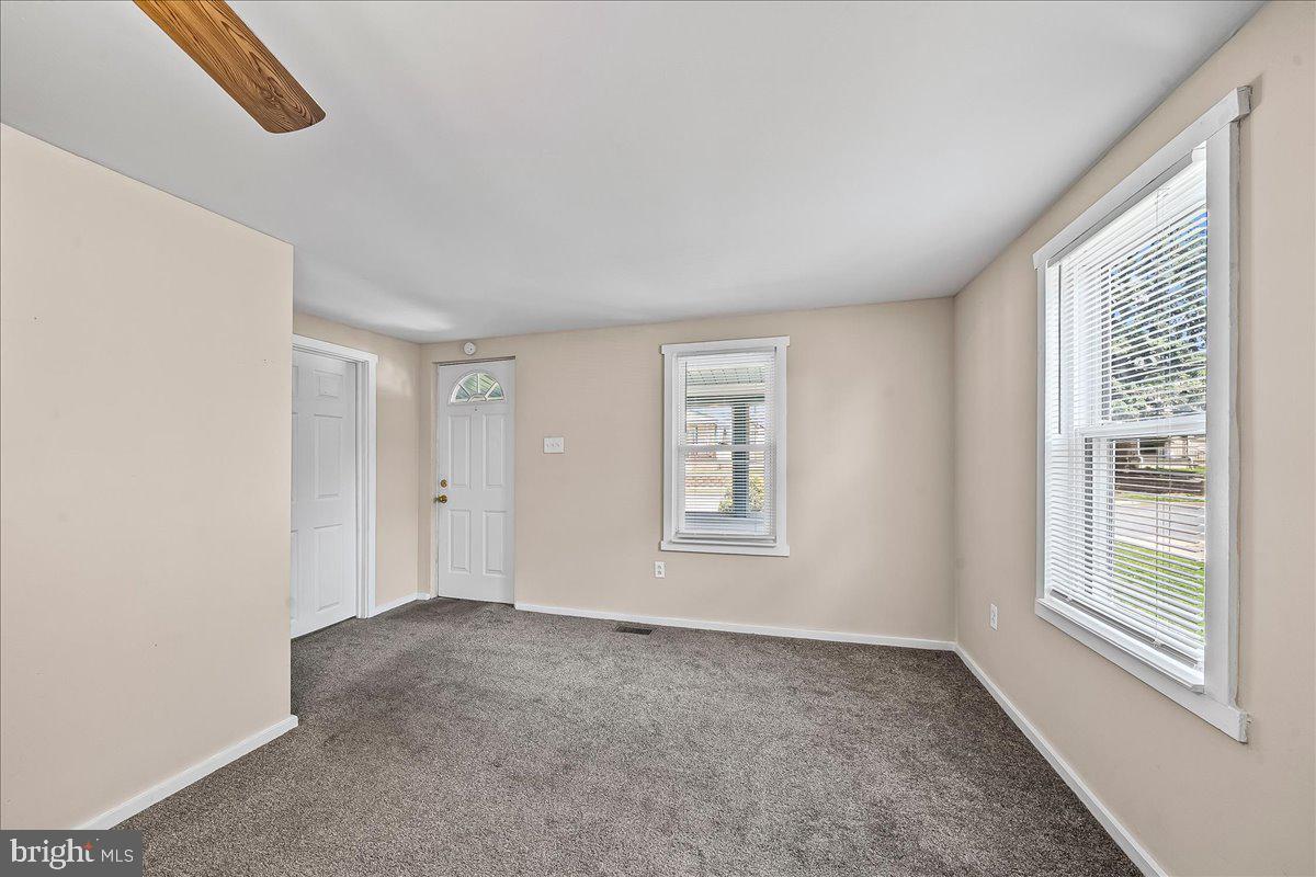 1242 Chestnut St Property Photo 6