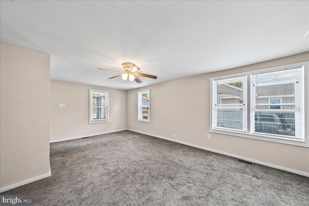 1242 Chestnut St Property Photo 8