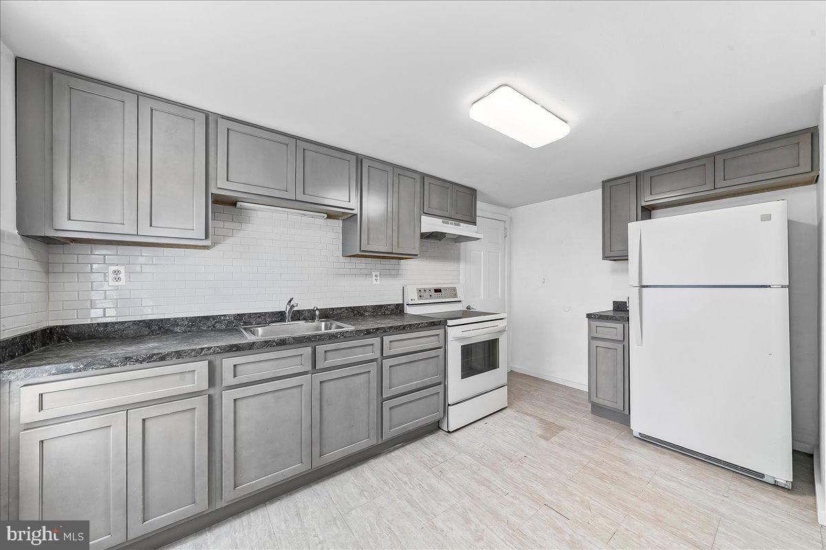1242 Chestnut St Property Photo 12