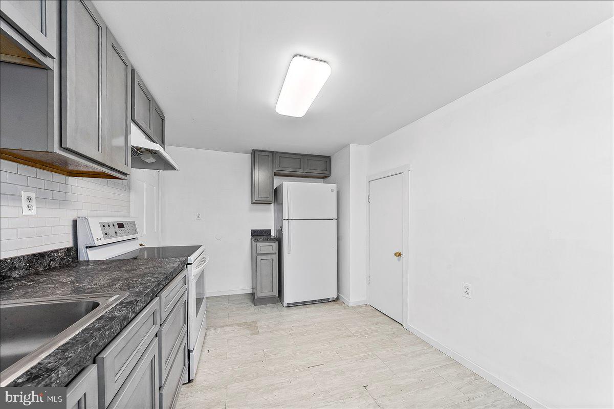 1242 Chestnut St Property Photo 15