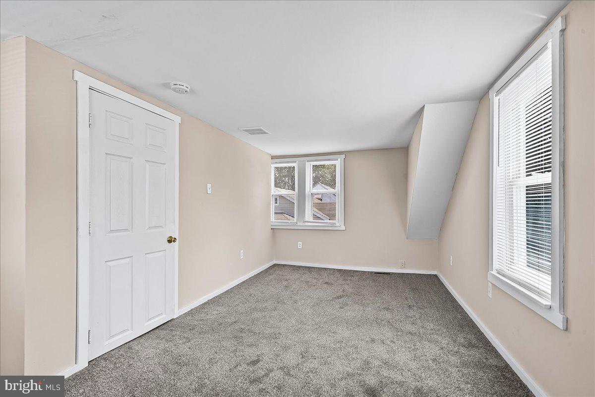 1242 Chestnut St Property Photo 18