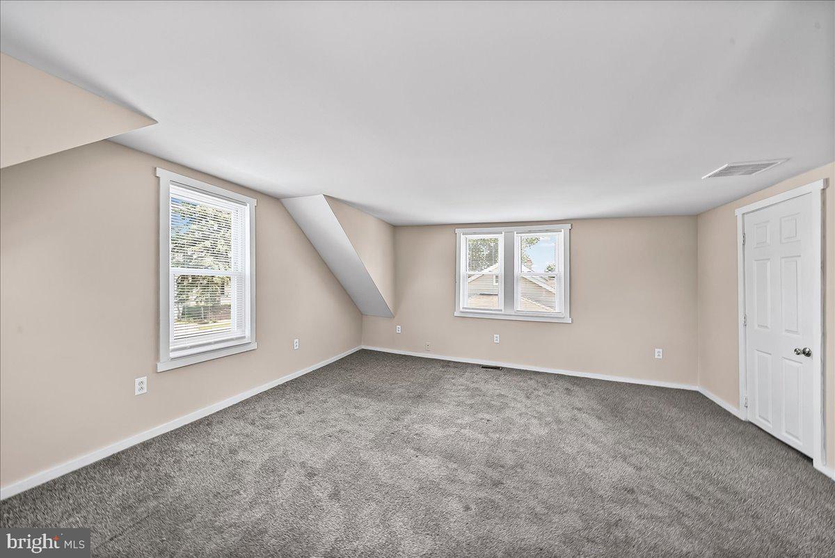 1242 Chestnut St Property Photo 20