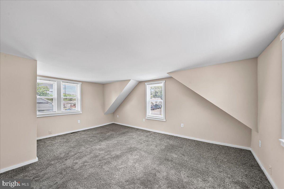 1242 Chestnut St Property Photo 21