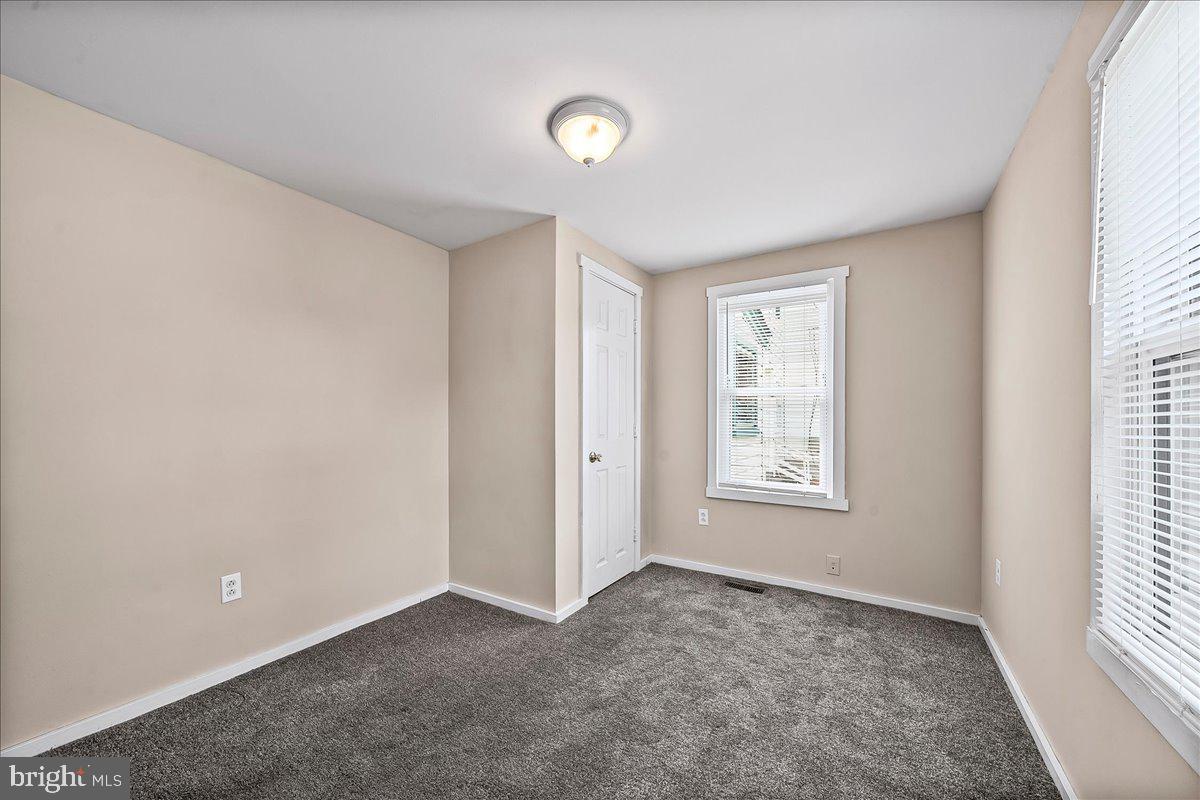 1242 Chestnut St Property Photo 23