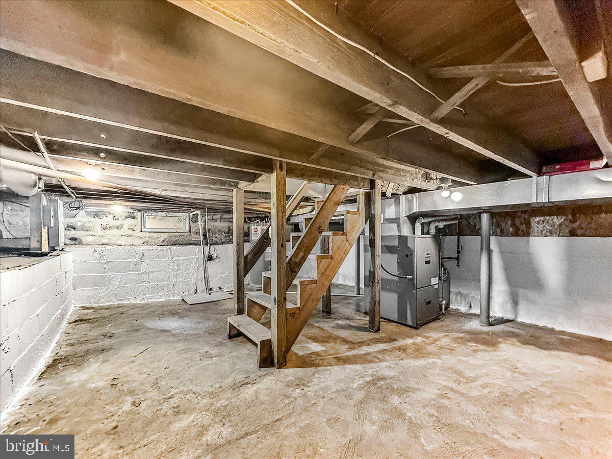 1242 Chestnut St Property Photo 26