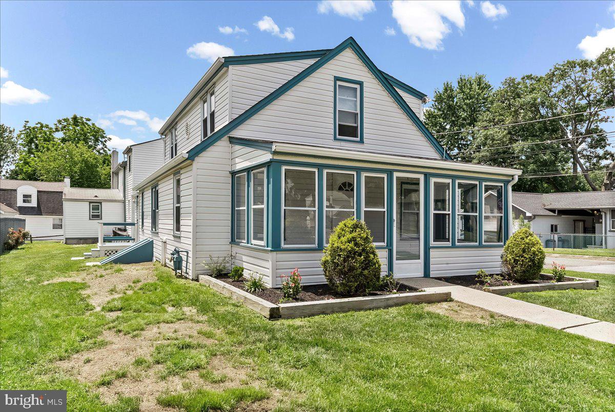 1242 Chestnut St Property Photo 27