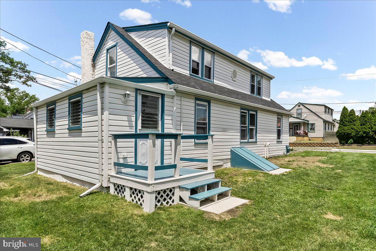1242 Chestnut St Property Photo 28