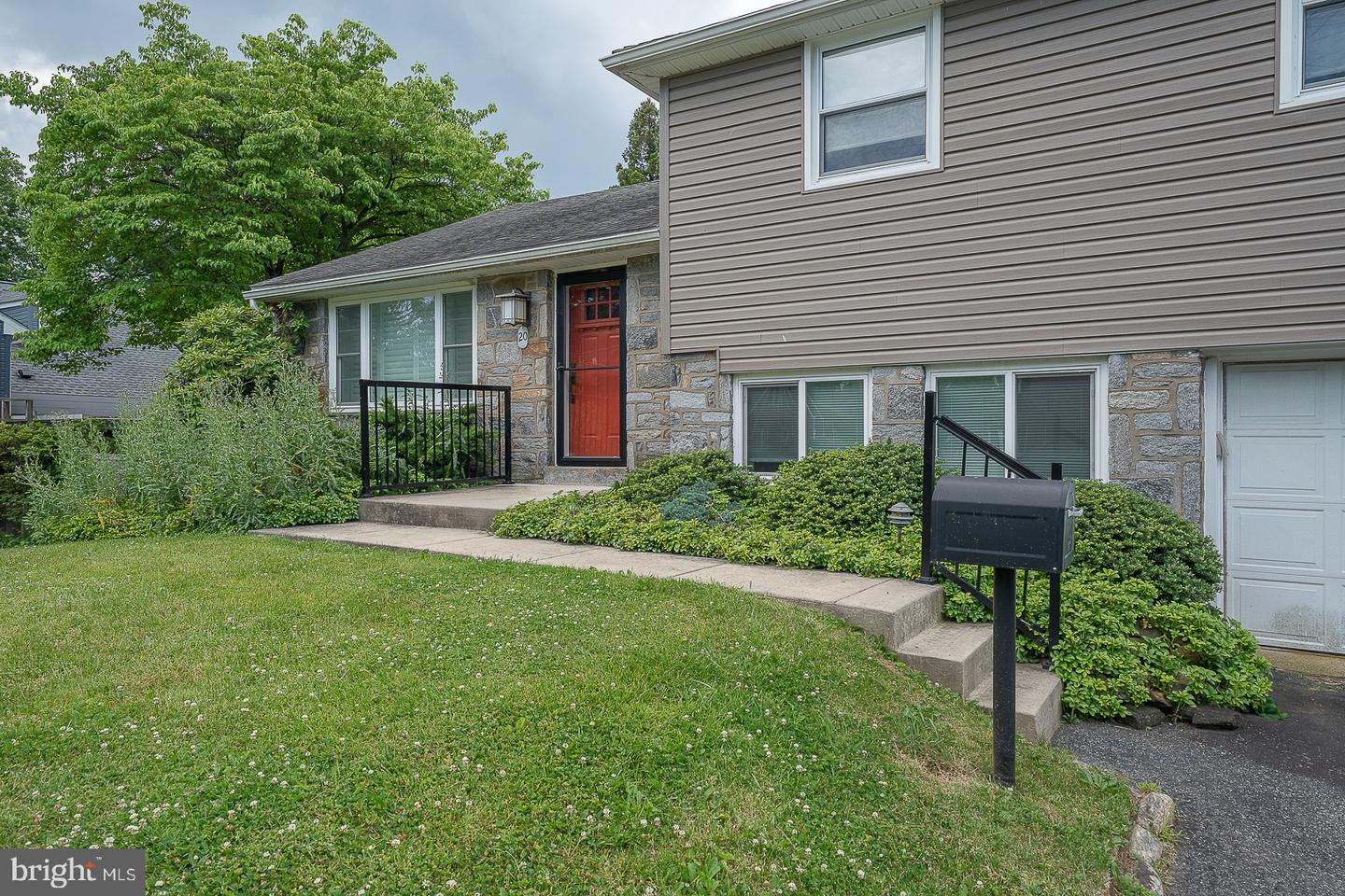 20 Fairview Rd Property Photo 3