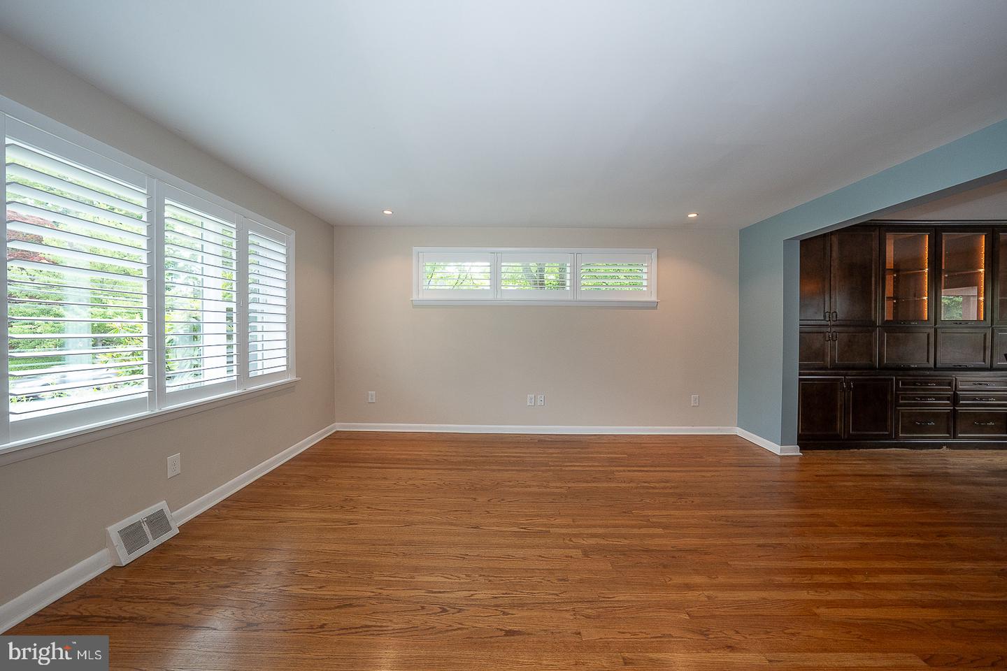 20 Fairview Rd Property Photo 5