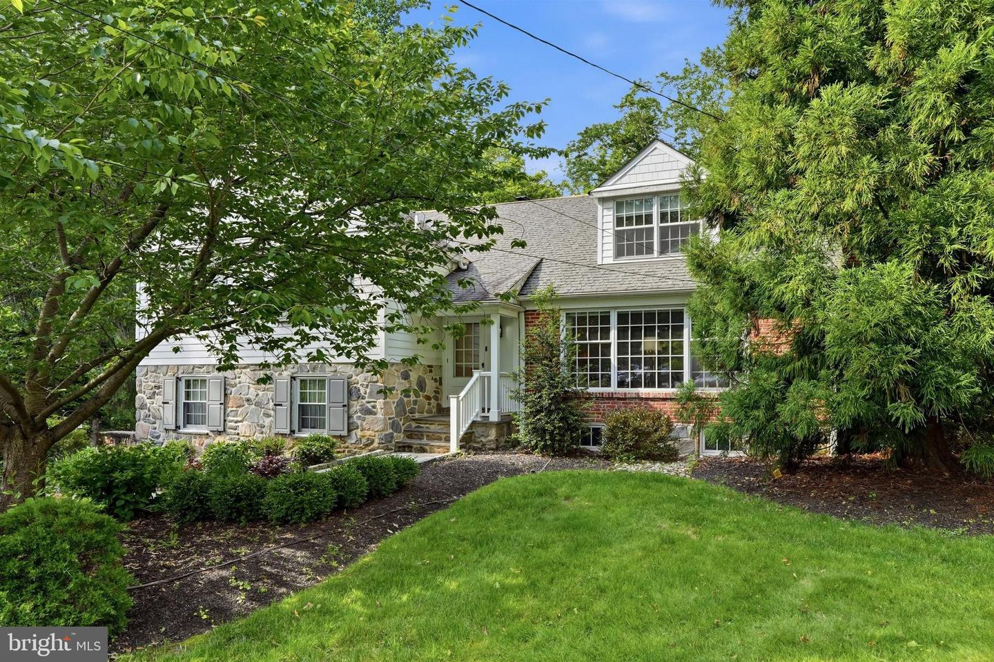 209 Hardwicke Ln Property Photo 1