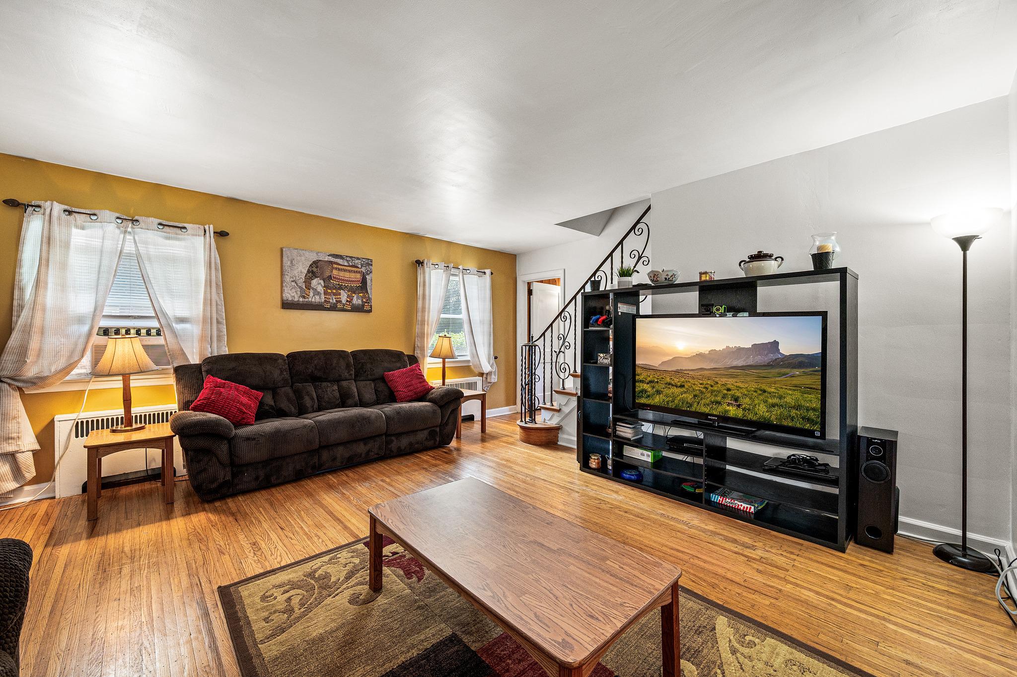 204 N Woodlawn Ave Property Photo 4