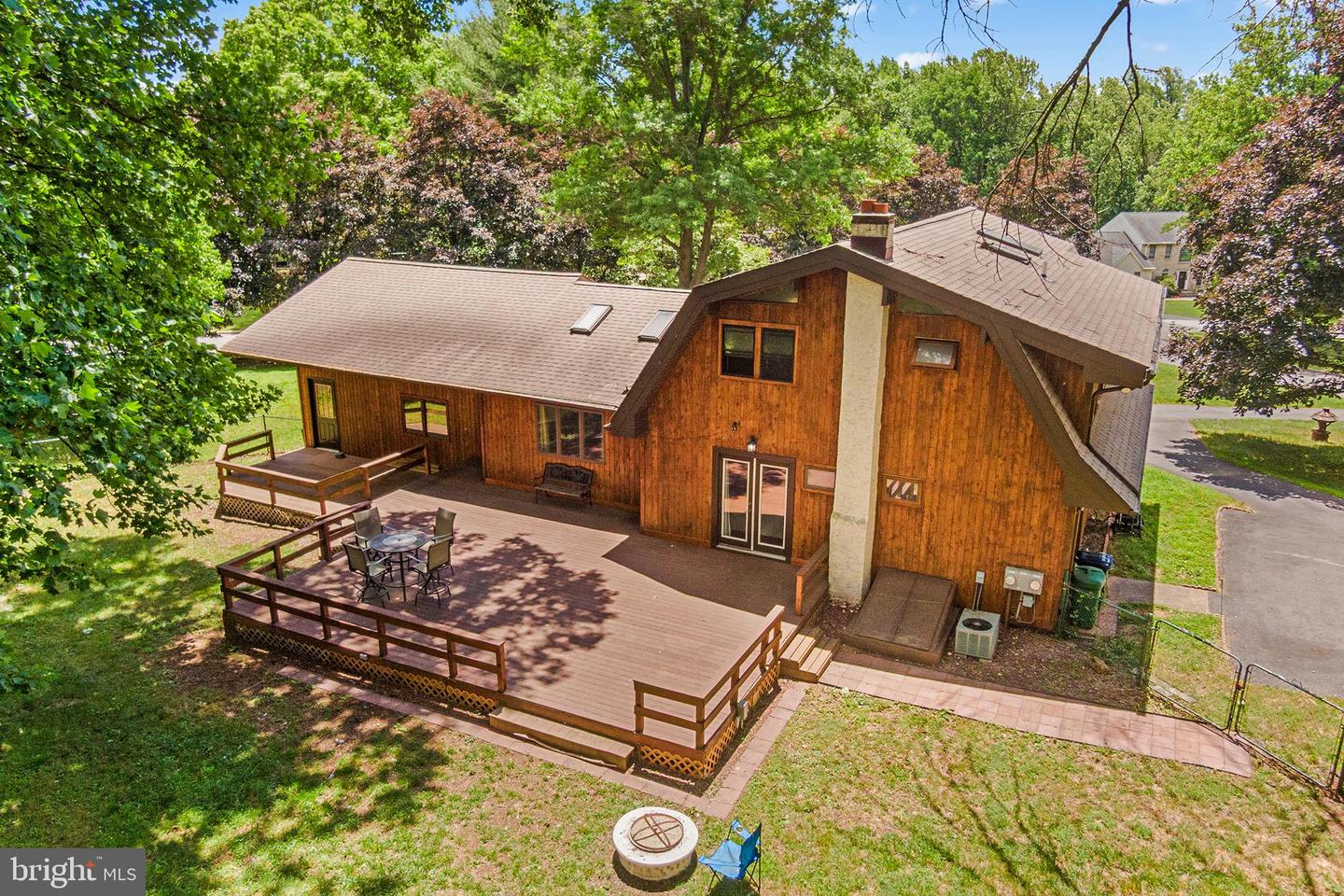 2 Fox Run Property Photo 2