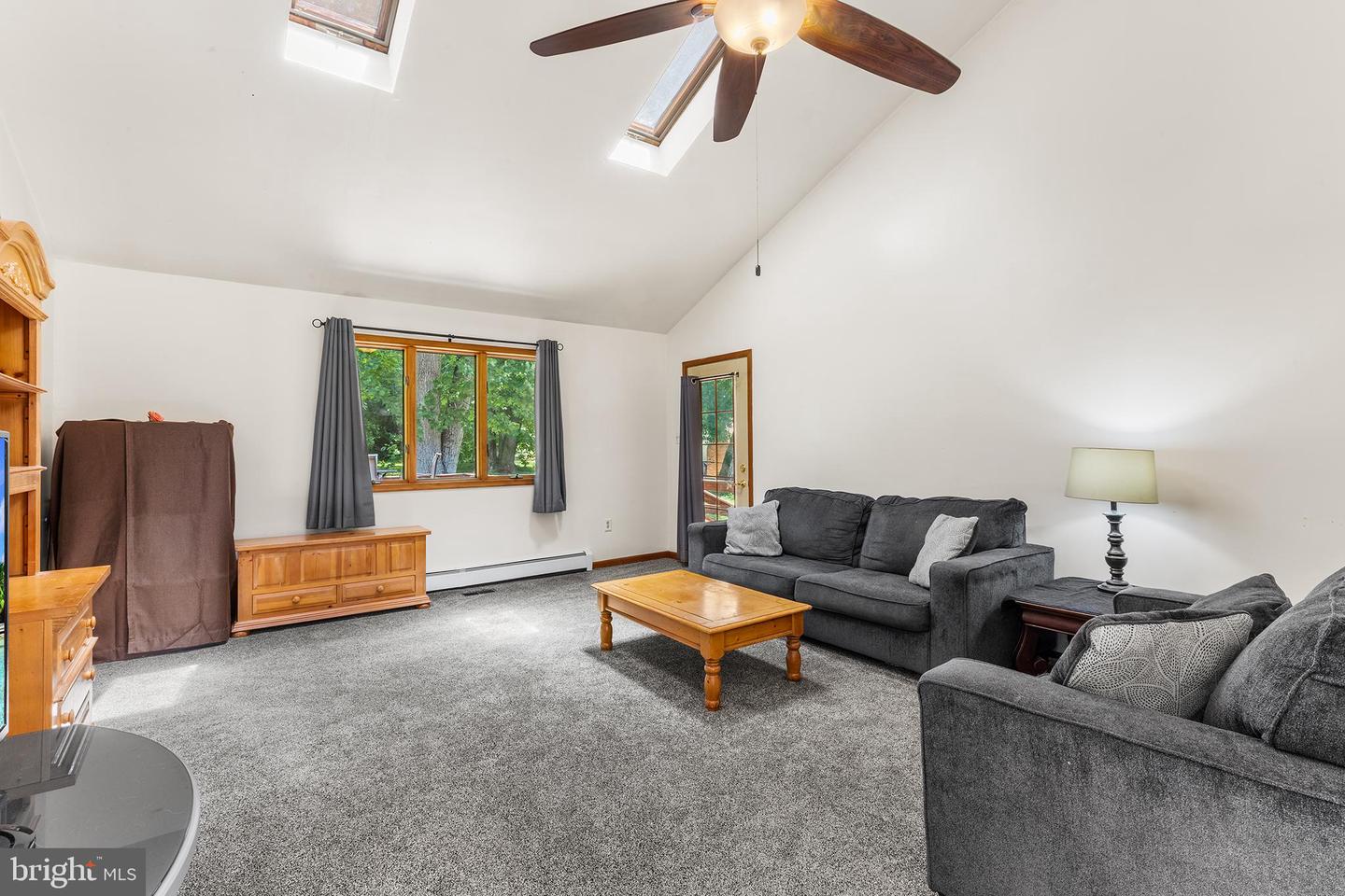 2 Fox Run Property Photo 4