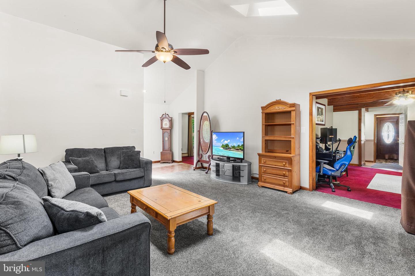 2 Fox Run Property Photo 6