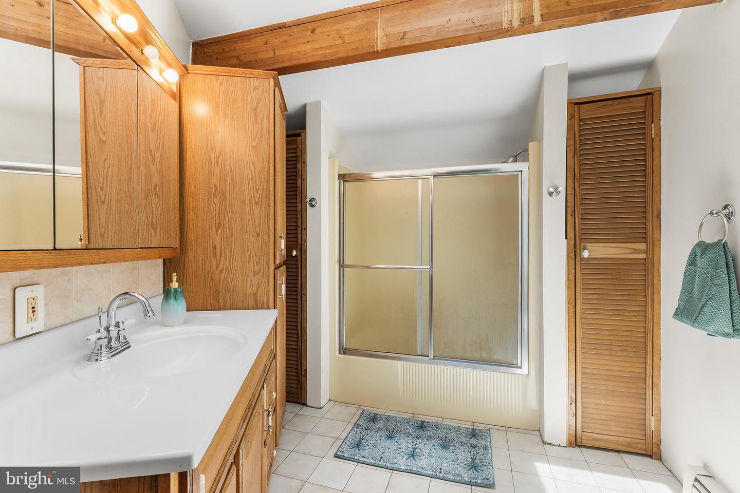 2 Fox Run Property Photo 22